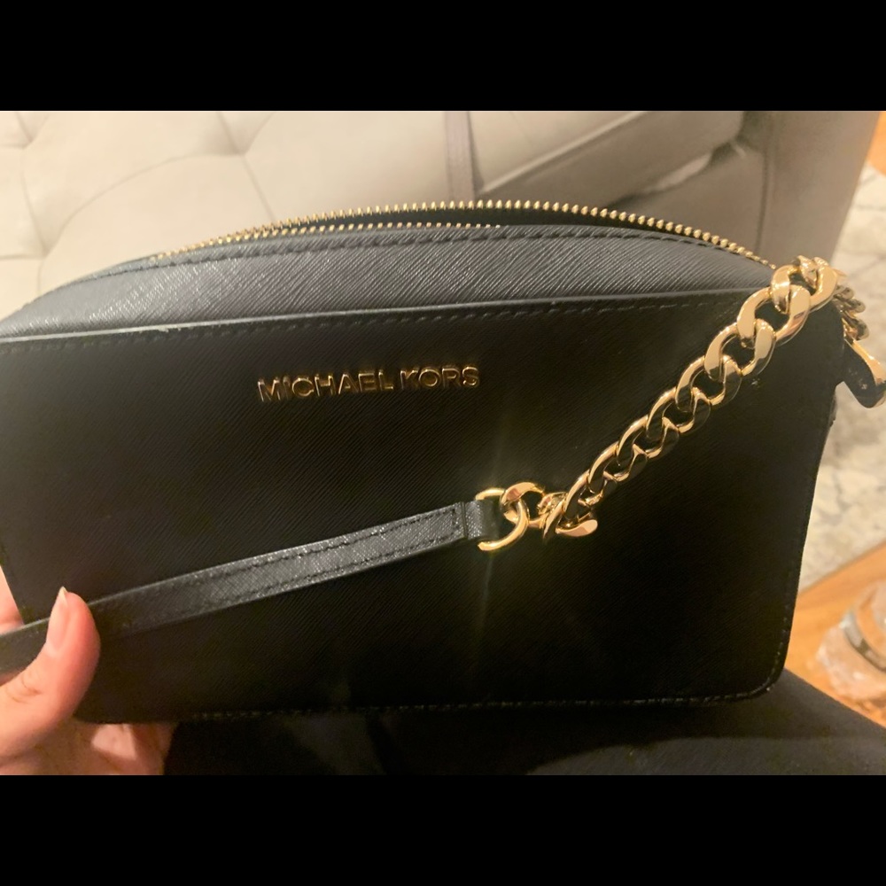 Michael kors crossbody